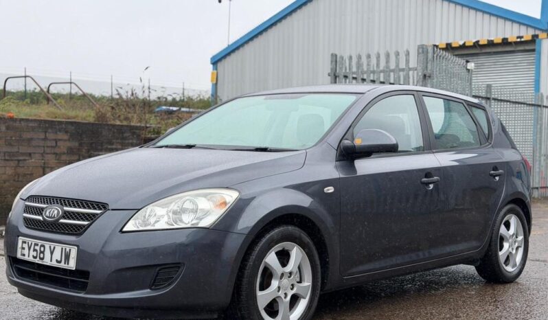 
								2008 Kia Ceed full									