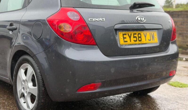 
								2008 Kia Ceed full									