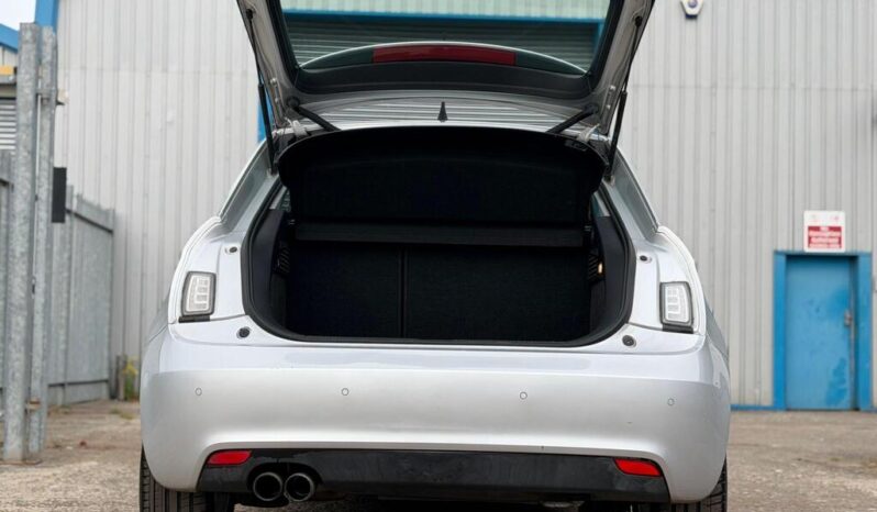 
								2011 Audi A1 full									