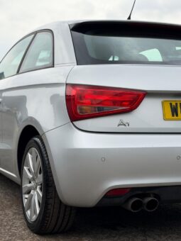 
										2011 Audi A1 full									
