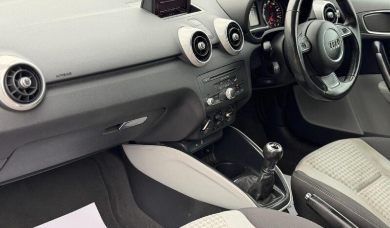 
								2011 Audi A1 full									