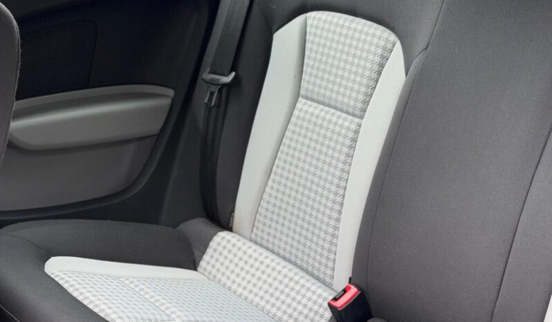 
								2011 Audi A1 full									