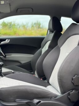 
										2011 Audi A1 full									