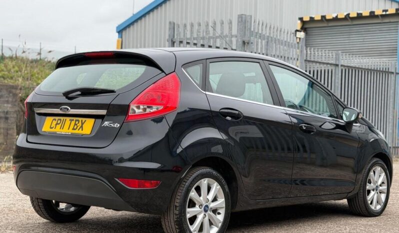 
								2011 Ford Fiesta full									