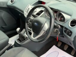 
										2011 Ford Fiesta full									