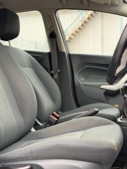 
										2011 Ford Fiesta full									