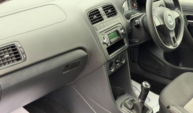 
								2011 Volkswagen Polo full									