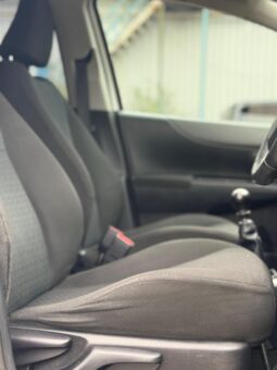 
										2012 Toyota Yaris full									