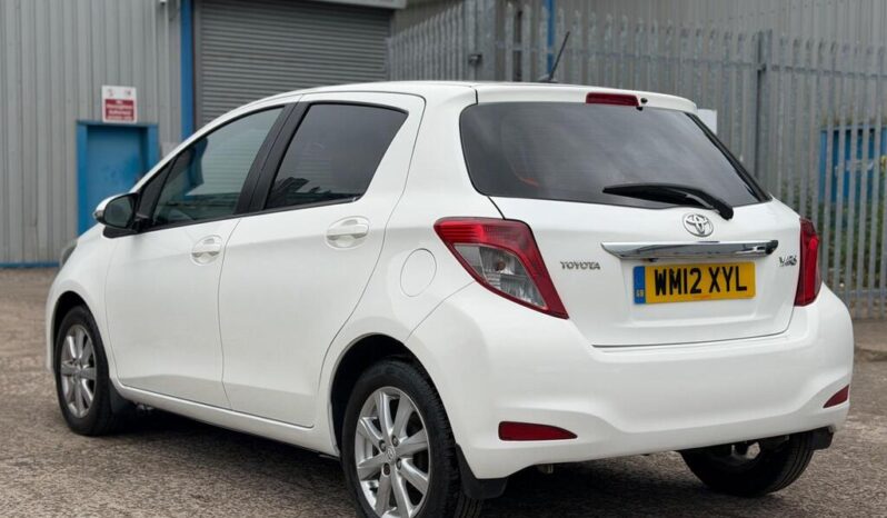
								2012 Toyota Yaris full									