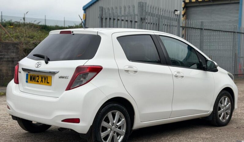 
								2012 Toyota Yaris full									