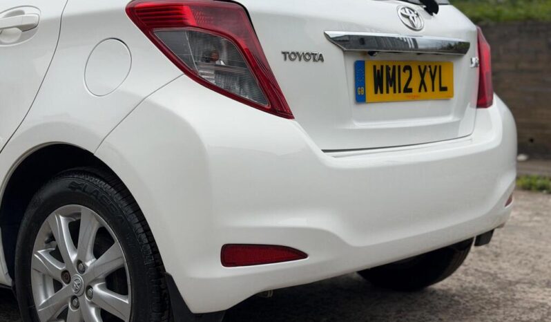 
								2012 Toyota Yaris full									