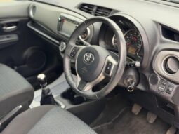 
										2012 Toyota Yaris full									