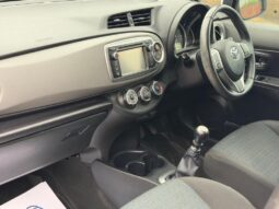 
										2012 Toyota Yaris full									