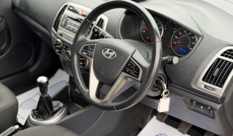 
								2014 Hyundai i20 full									