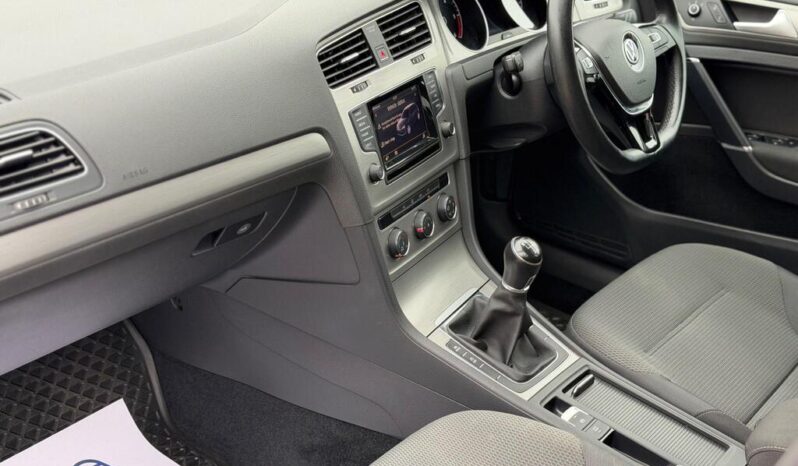 
								2014 Volkswagen Golf full									