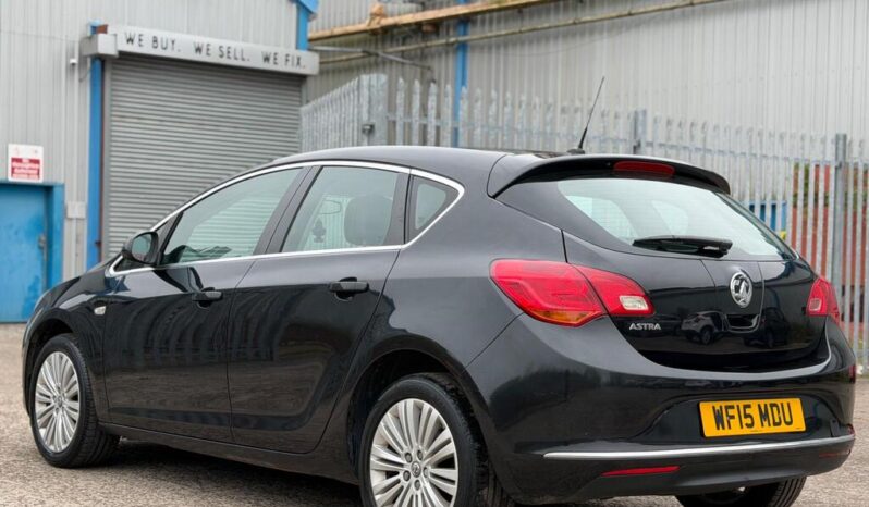 
								2015 Vauxhall Astra full									