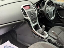 
										2015 Vauxhall Astra full									