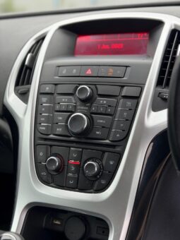 
										2015 Vauxhall Astra full									