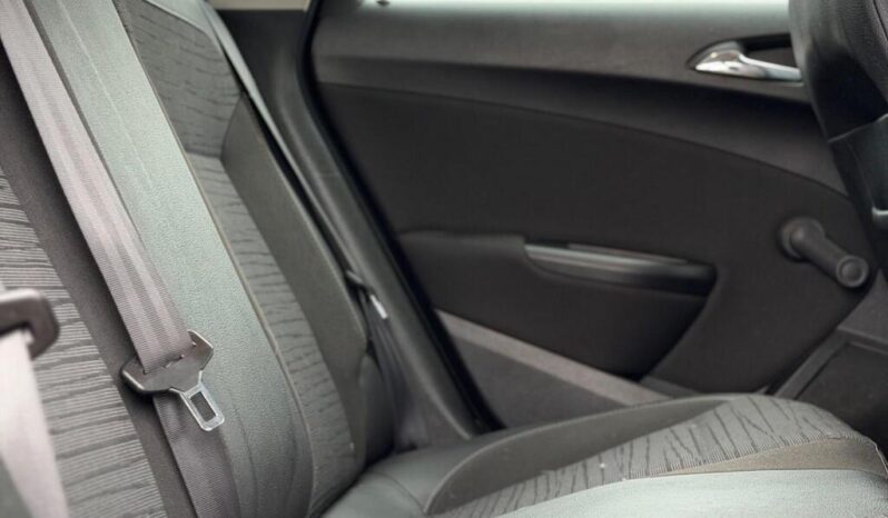 
								2015 Vauxhall Astra full									